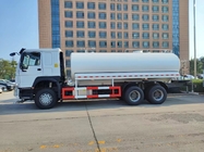 LHD 6 × 4 10 bánh Mã lực cao 400HP Xe tải thùng dầu HOWO Tiêu thụ nhiên liệu thấp
